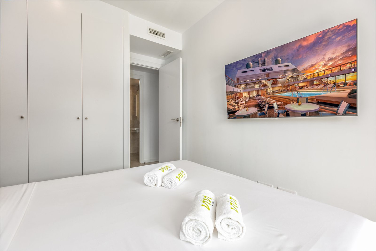 2 Bedroom Apartment in Fuengirola - Photo 22