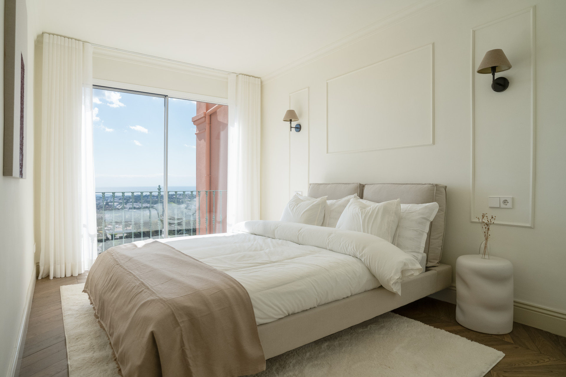 4 Bedroom Townhouse in Benahavís - Photo 22