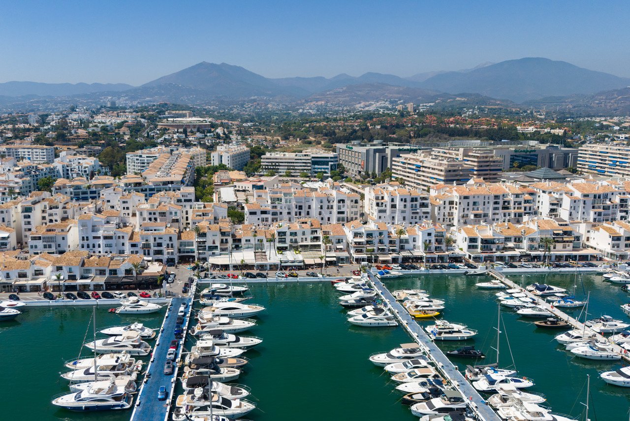2 Bedroom Apartment in Marbella - Photo 13