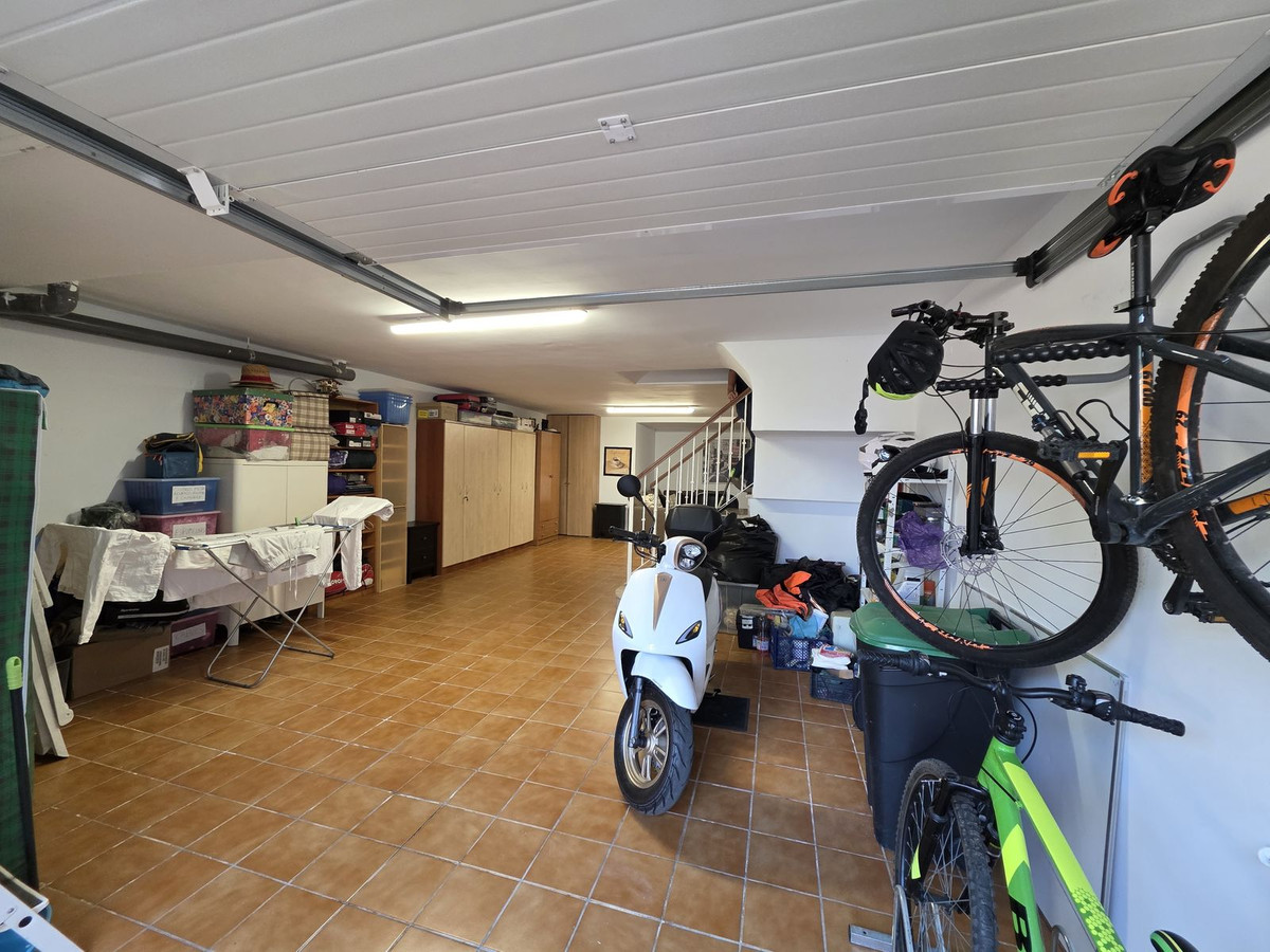 4 Bedroom Townhouse in Marbella - Photo 20