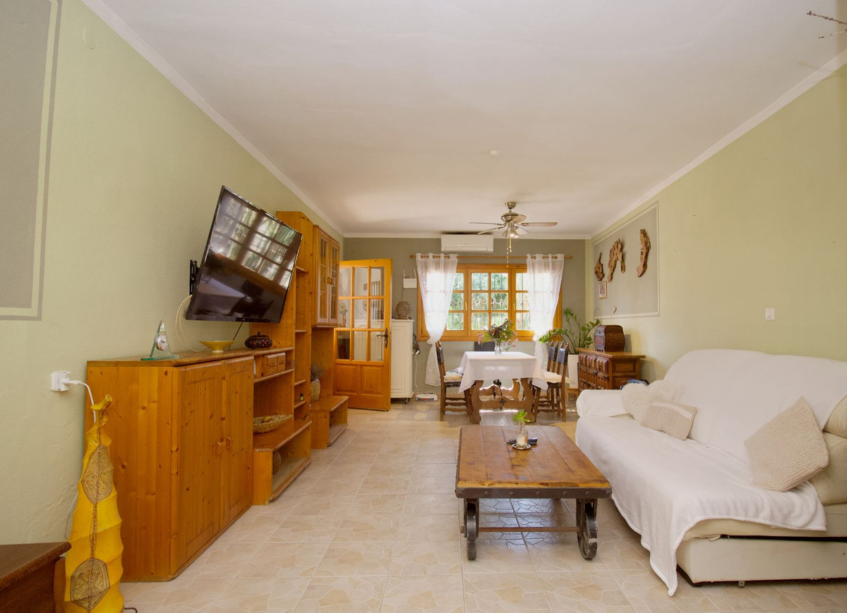 5 Bedroom Villa in Coín - Photo 19