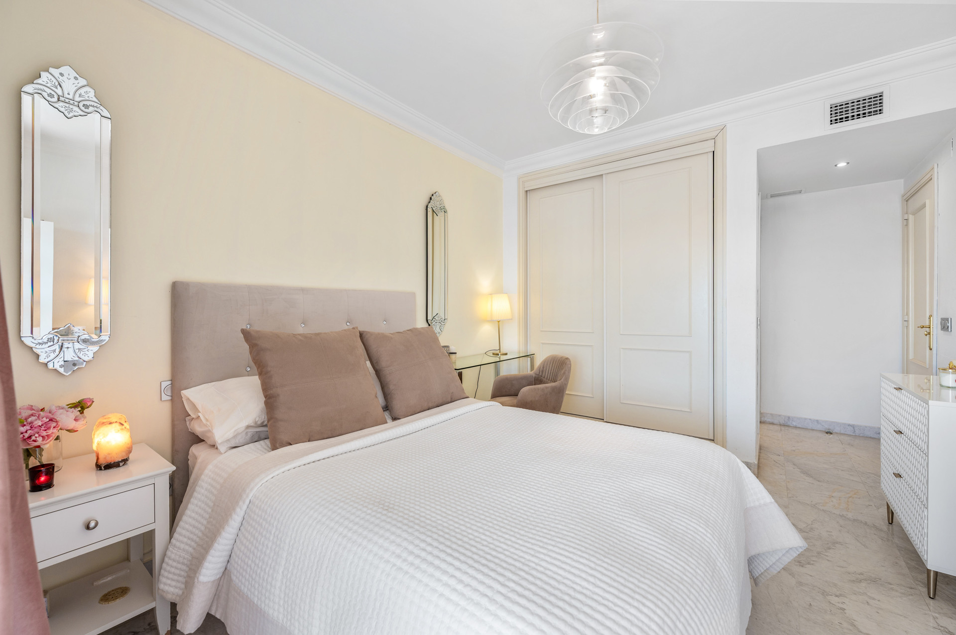 2 Bedroom Apartment in Marbella - Photo 12
