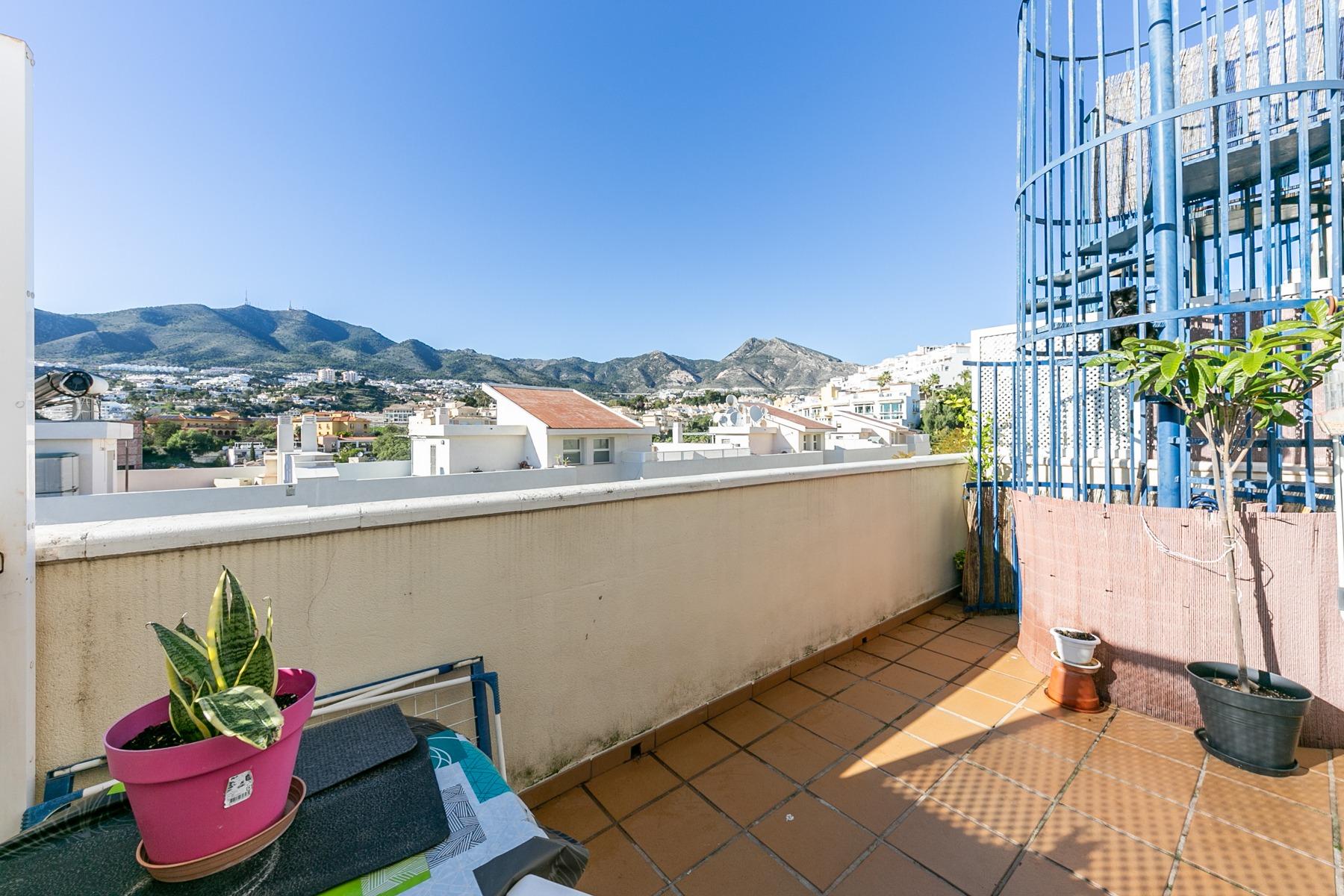 2 Bedroom Townhouse in Benalmádena - Photo 8