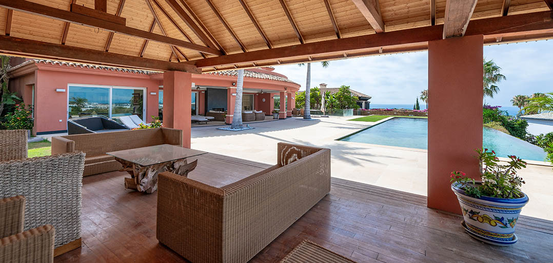 8 Bedroom Villa in Estepona - Photo 25