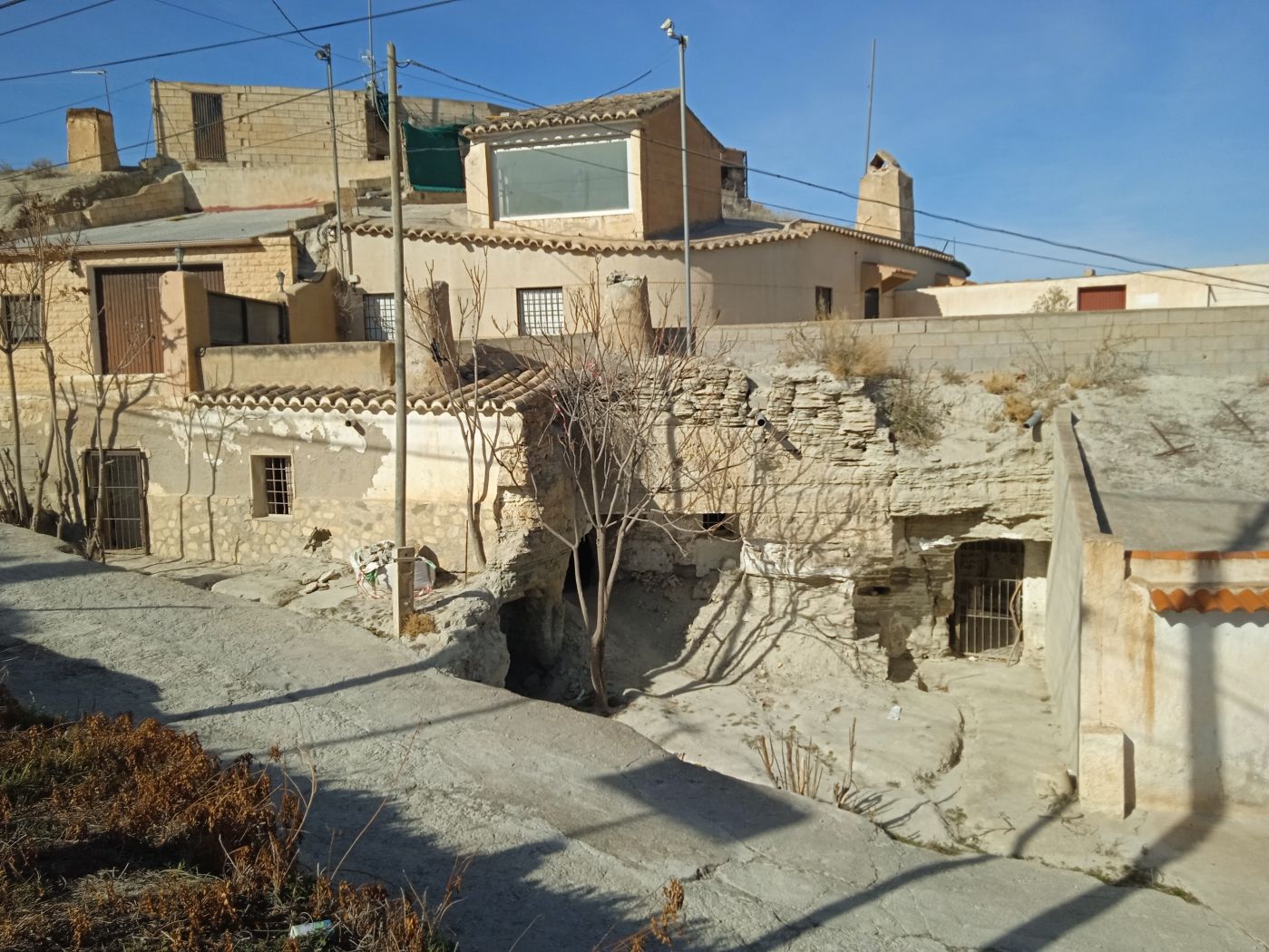 Chalet de 9 dormitorios con piscina en Granada – Foto 2