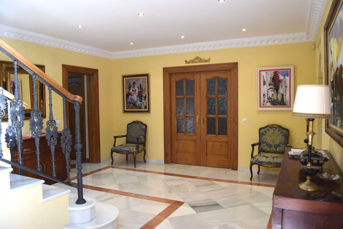 4 Bedroom Villa in Estepona - Фото 5