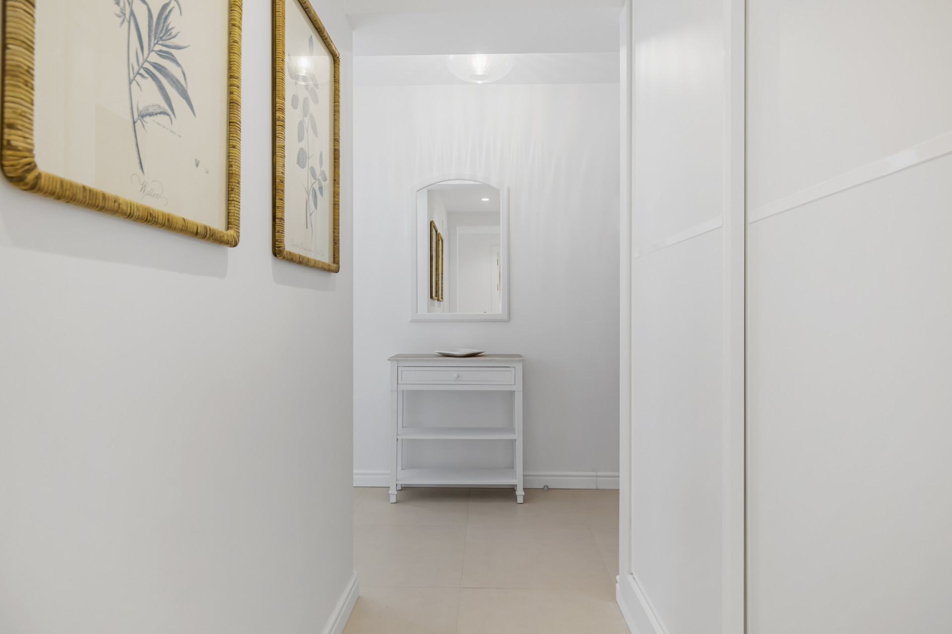 2 Bedroom Penthouse in Estepona - Photo 18