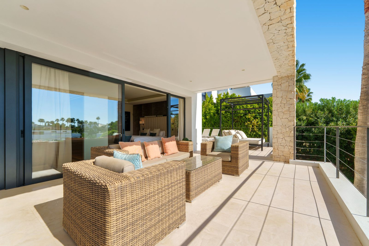 6 Bedroom Villa in Marbella - Photo 16