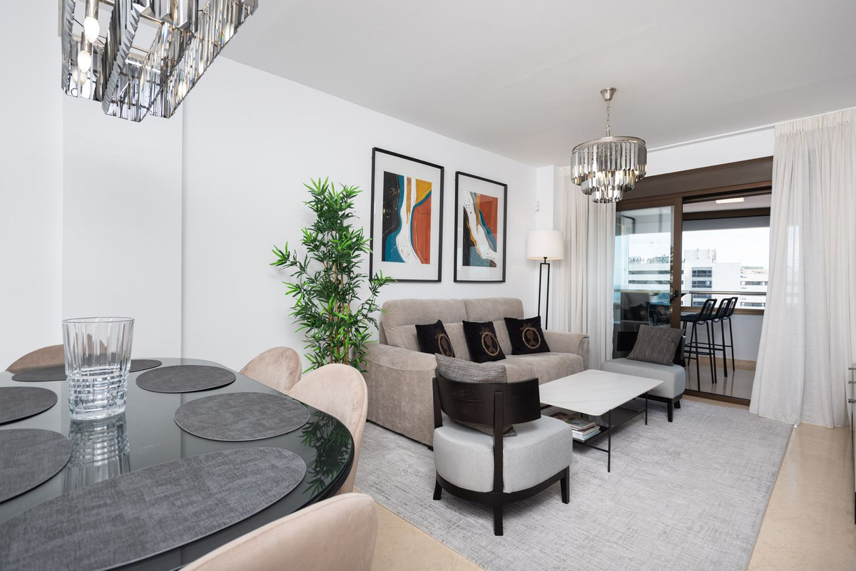 2 Bedroom Apartment in Marbella - Photo 3