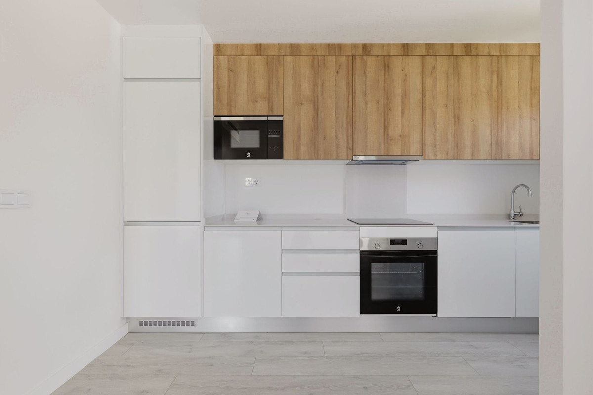 3 Bedroom Apartment in Estepona - Photo 13