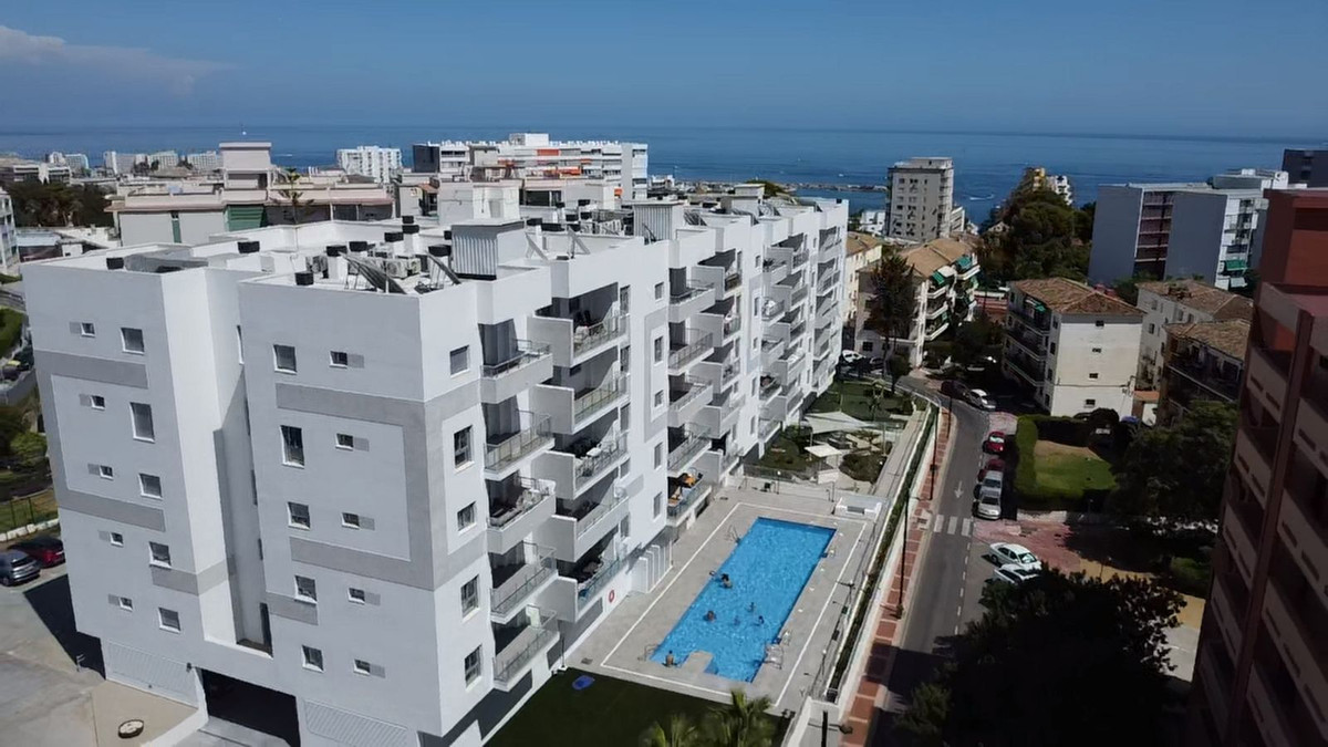 2 Bedroom Apartment in Benalmádena - Photo 43