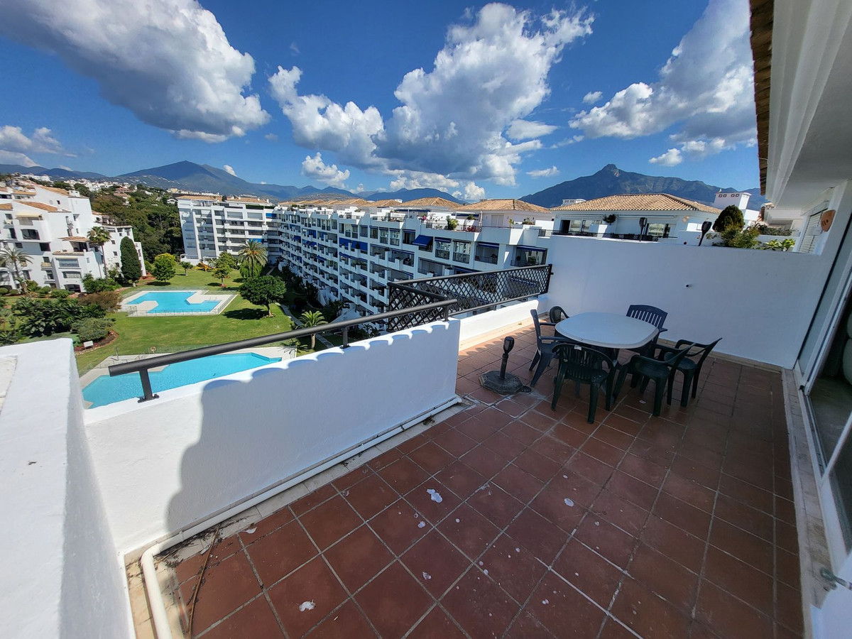 Piso de 4 dormitorios con piscina en Málaga – Foto 29