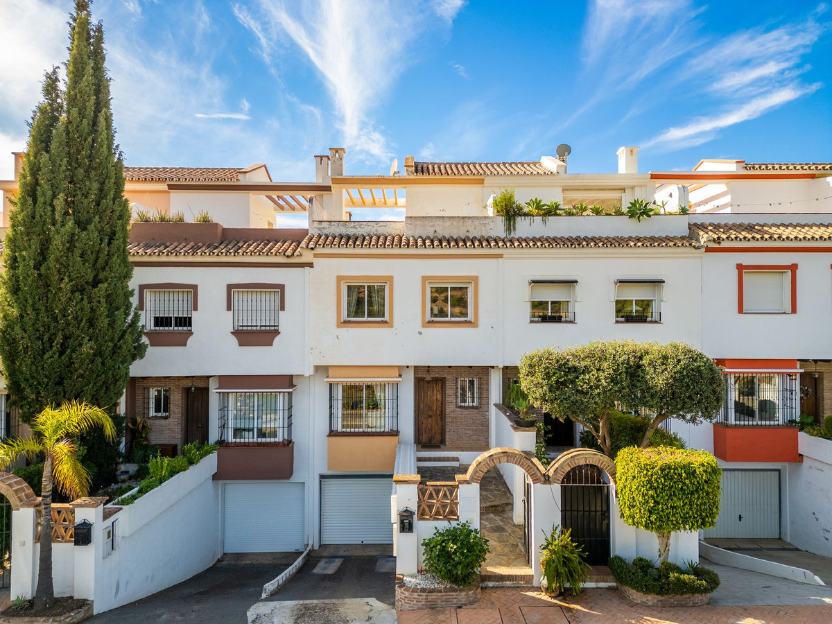 3 Bedroom Townhouse in Marbella - Photo 8