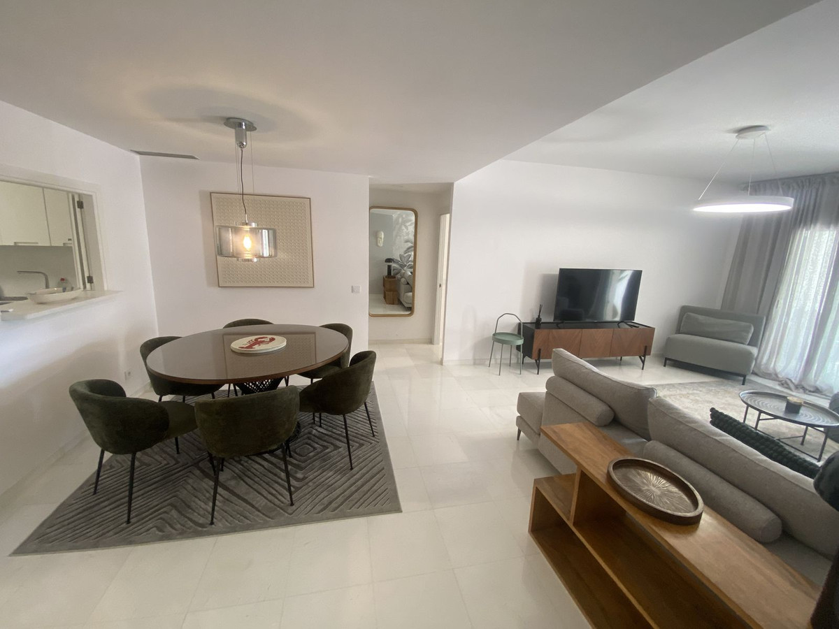 3 Bedroom Apartment in Marbella - Photo 18