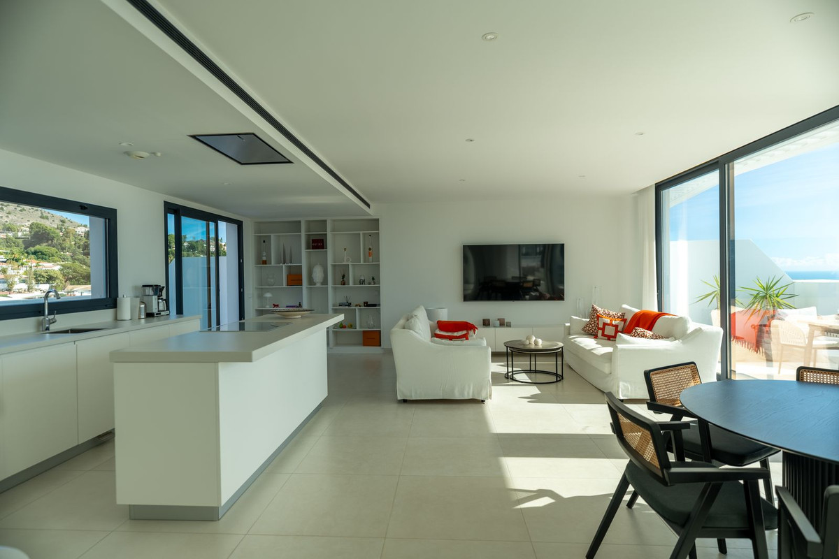 3 Bedroom Penthouse in Fuengirola - Photo 45