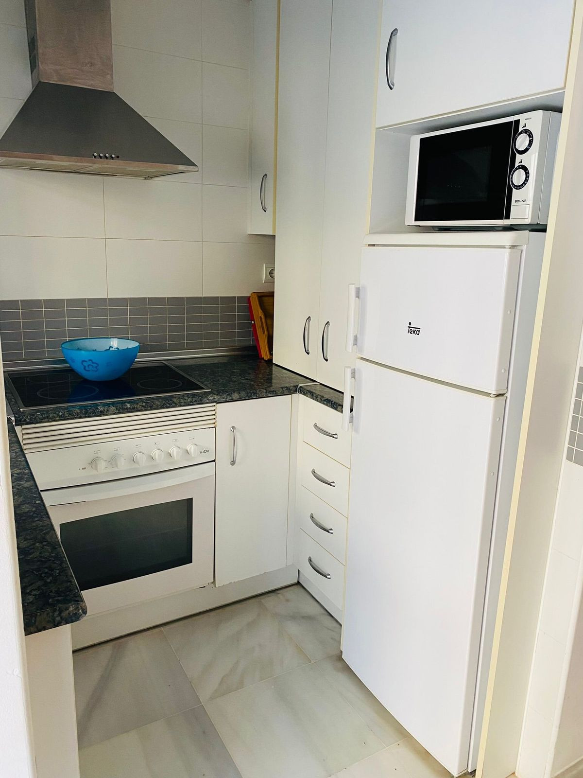 2 Bedroom Apartment in Fuengirola - Photo 10