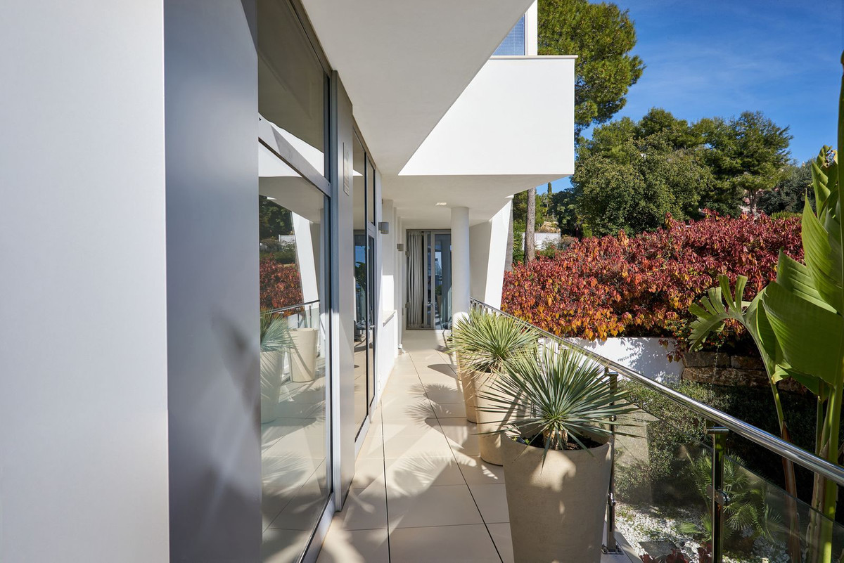 4 Bedroom Villa in Marbella - Photo 15