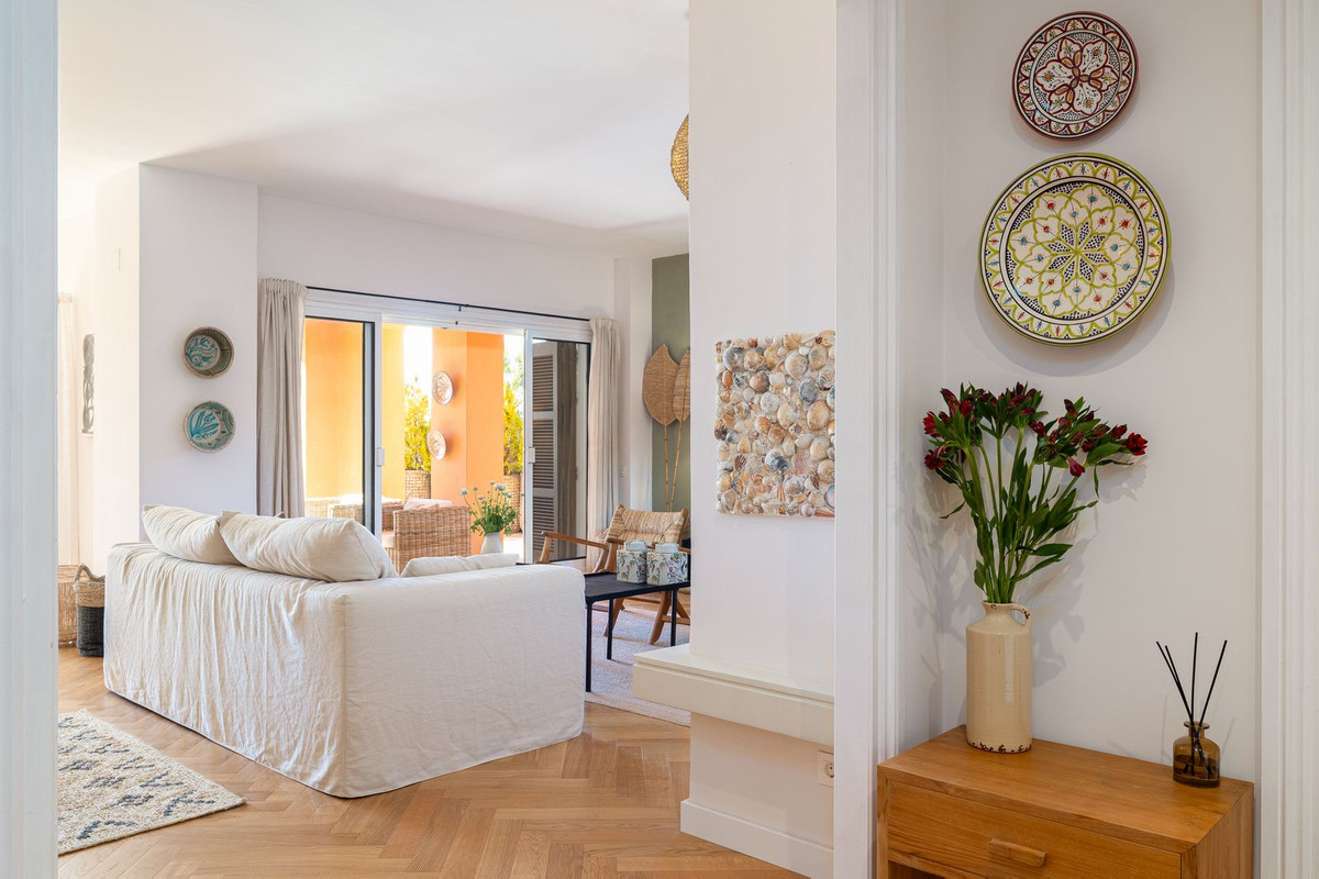 3 Bedroom Apartment in Marbella - Photo 14