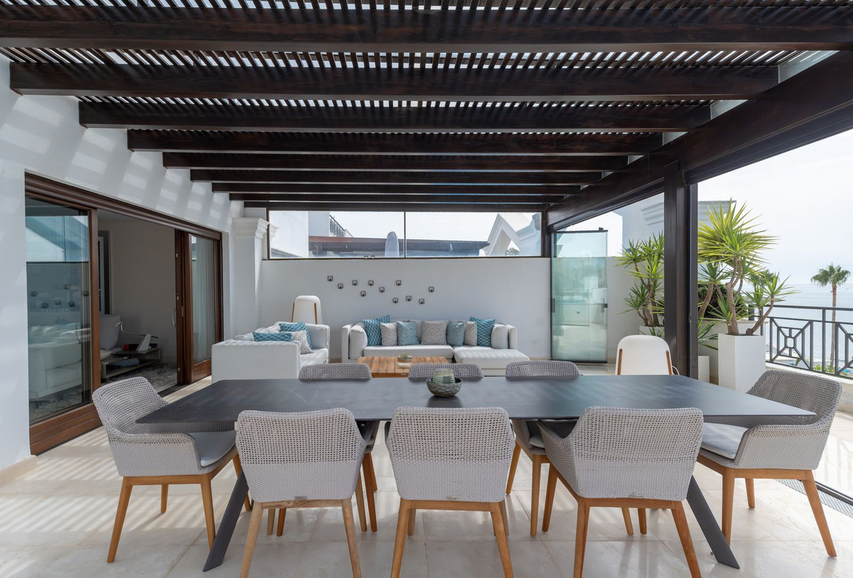3 Bedroom Apartment in Estepona - Photo 33