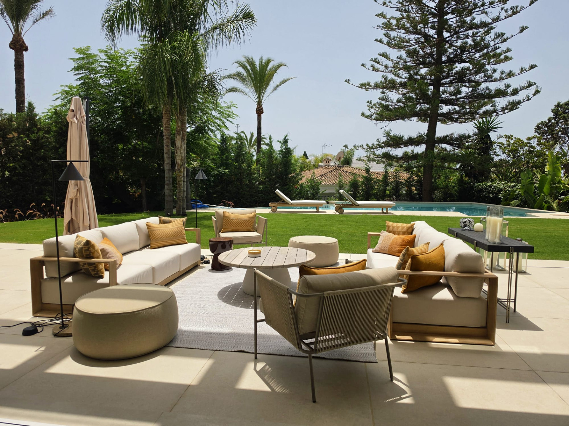 5 Bedroom Villa in Marbella - Photo 2