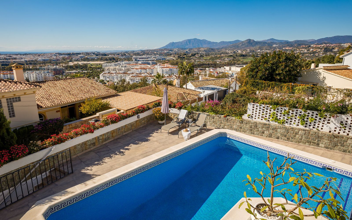 4 Bedroom Villa in Marbella - Photo 17