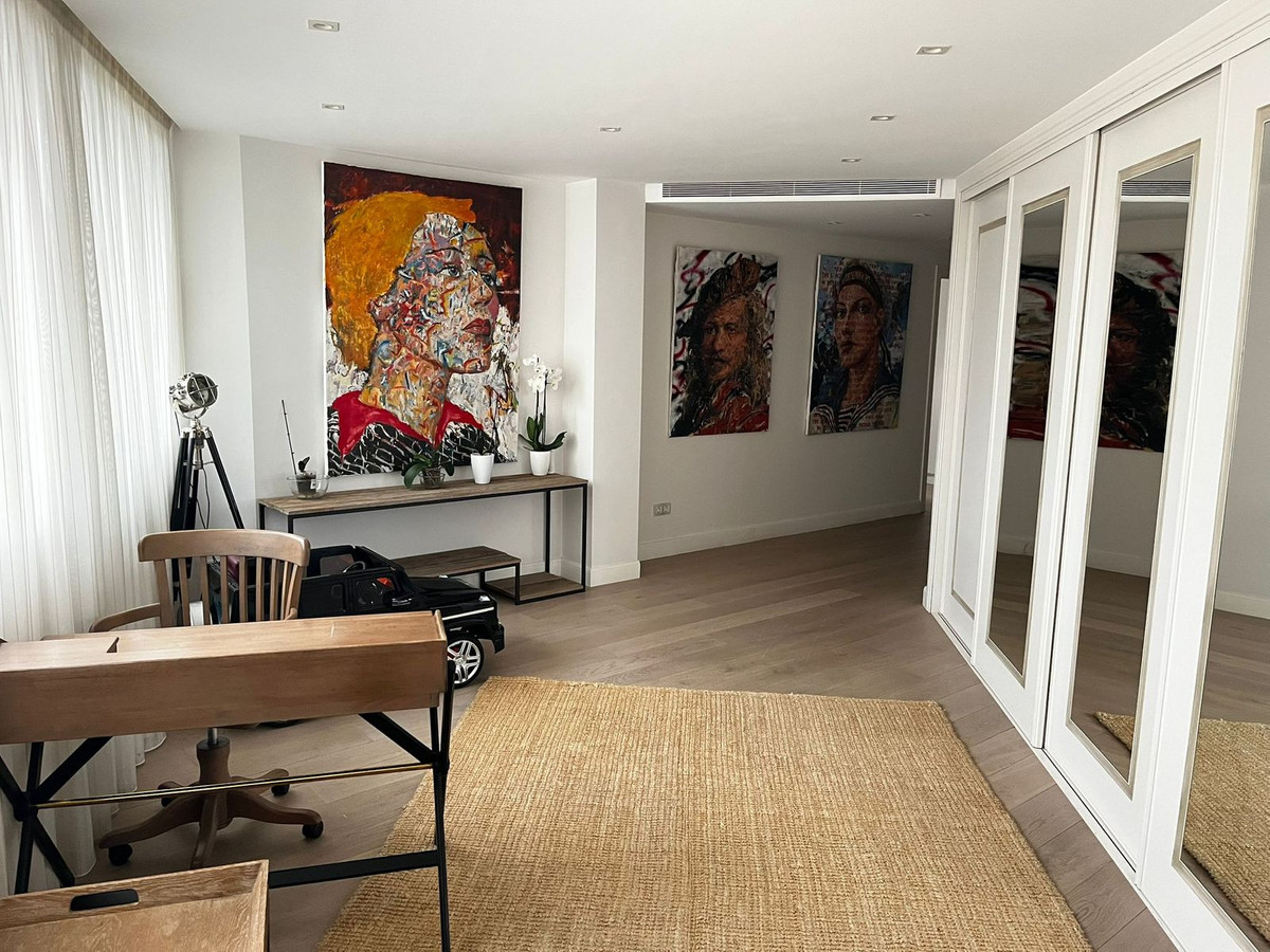 5 Bedroom Apartment in Marbella - Photo 9