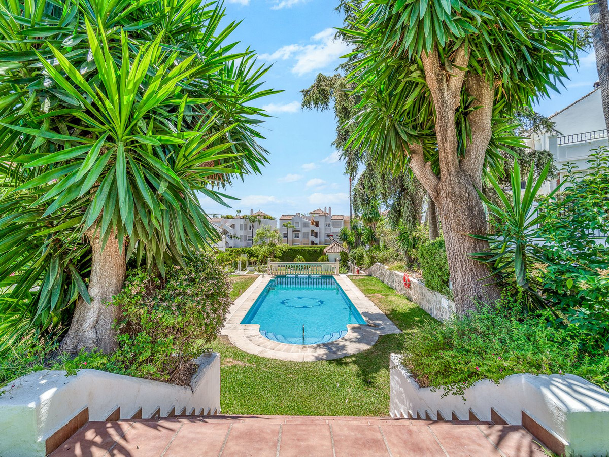 3 Bedroom Villa in Marbella - Photo 26