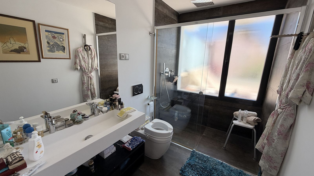 3 Bedroom Townhouse in Marbella - Photo 25