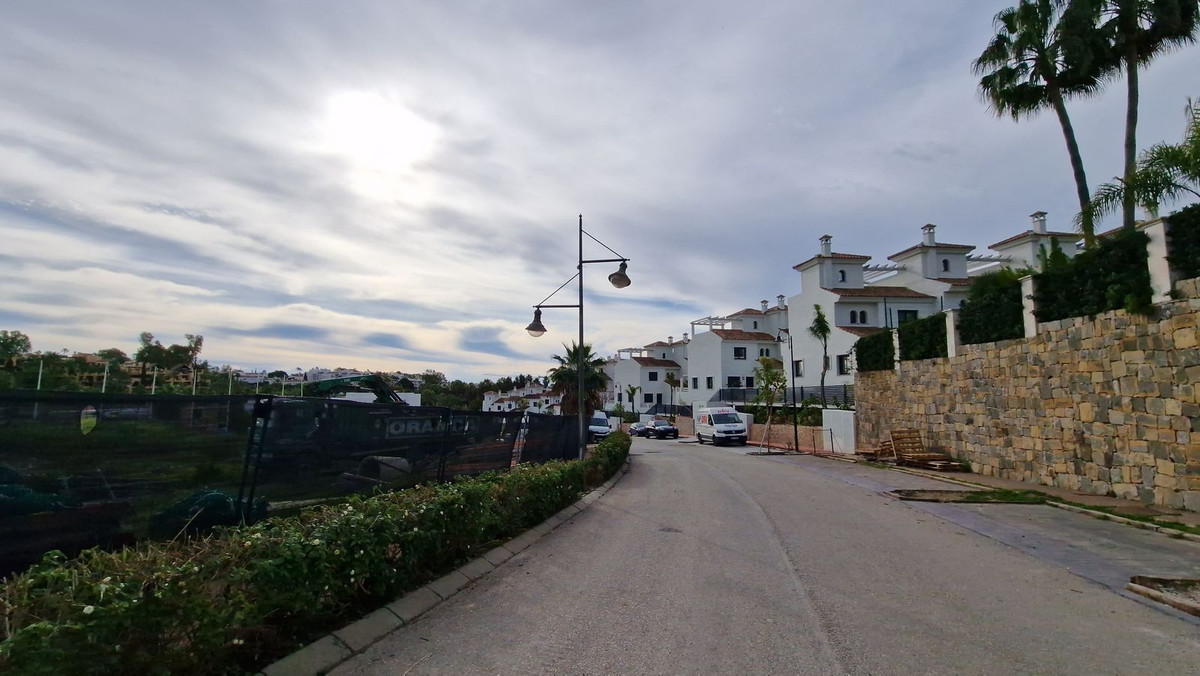 9,751 m² Plot in Estepona - Photo 5