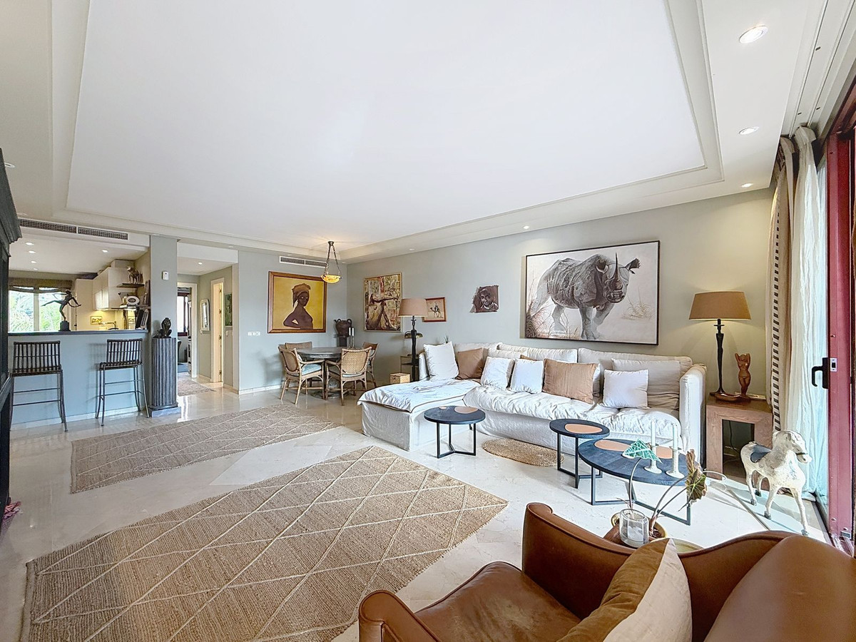 3 Bedroom Penthouse in Estepona - Фото 3