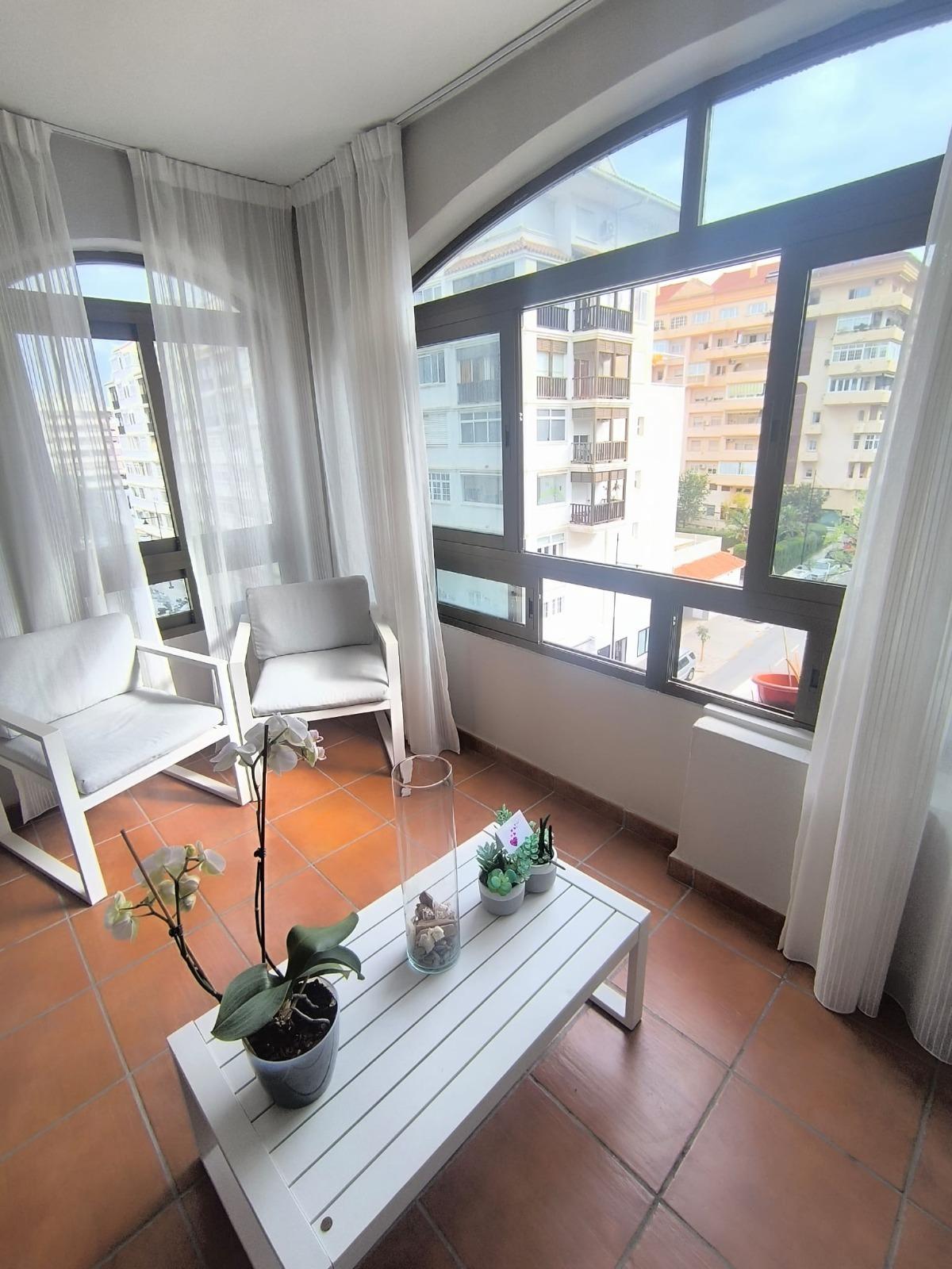 3 Bedroom Apartment in Fuengirola - Photo 3