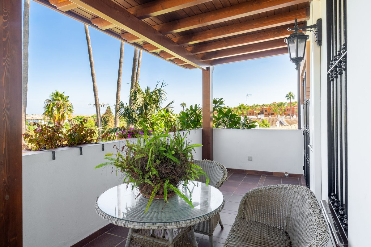 6 Bedroom Villa in Marbella - Photo 6