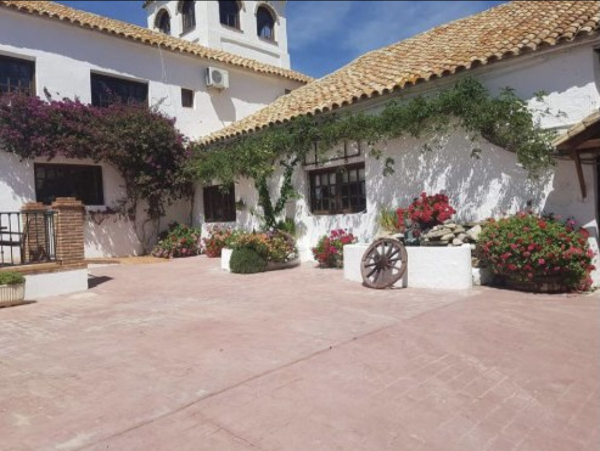 20 Bedroom Country house in Mollina - Photo 27