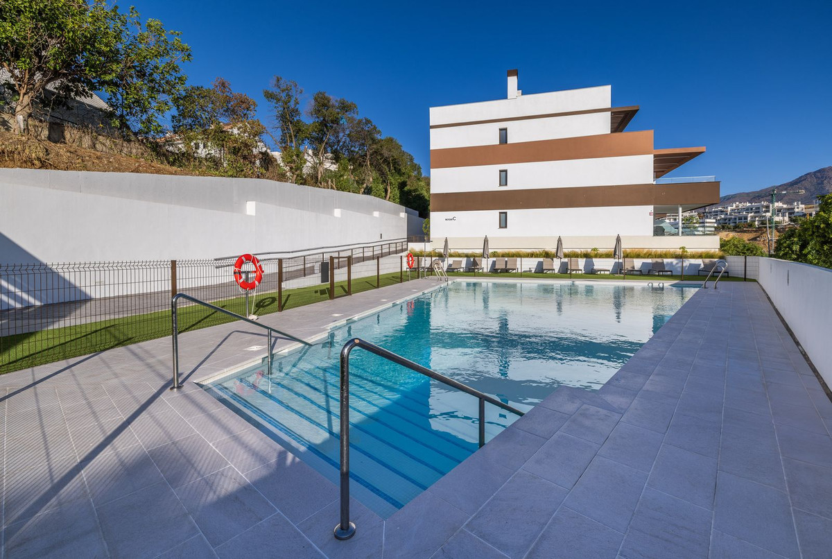 2 Bedroom Apartment in Estepona - Photo 22