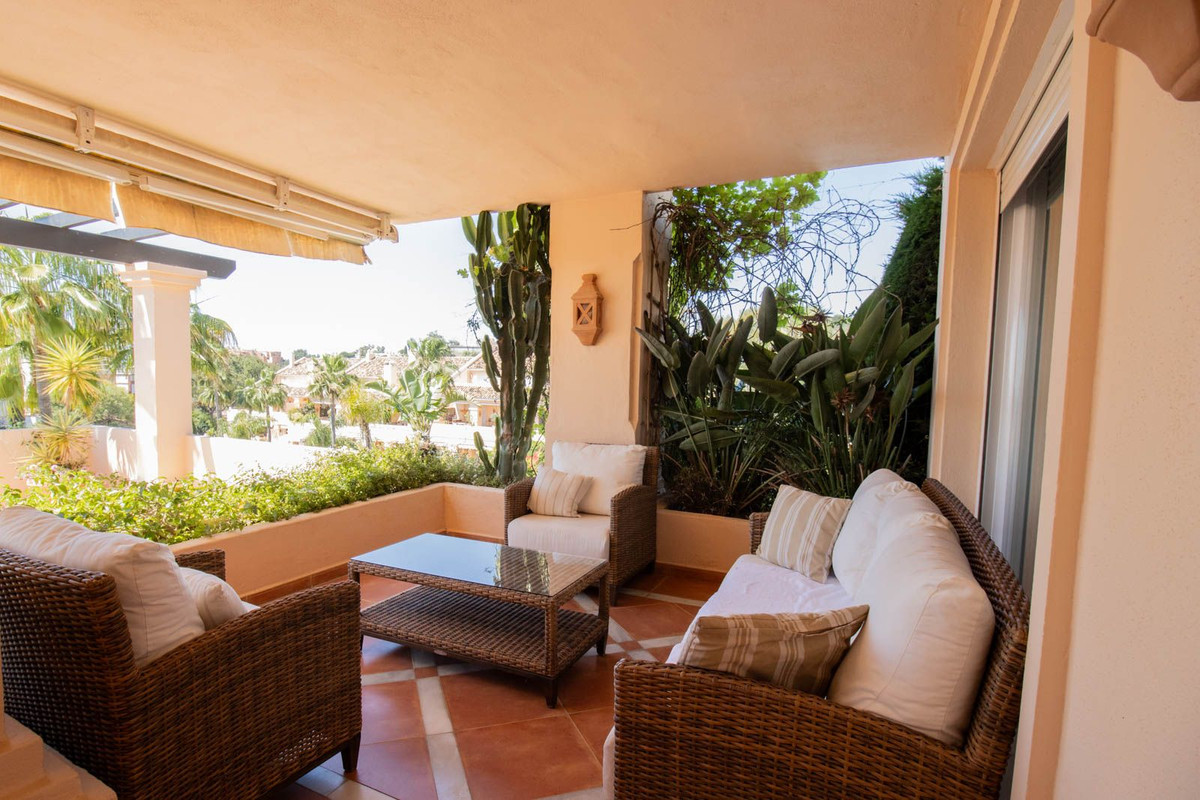 2 Bedroom Apartment in Marbella - Photo 9