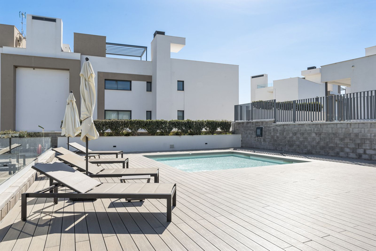 3 Bedroom Apartment in Estepona - Photo 22