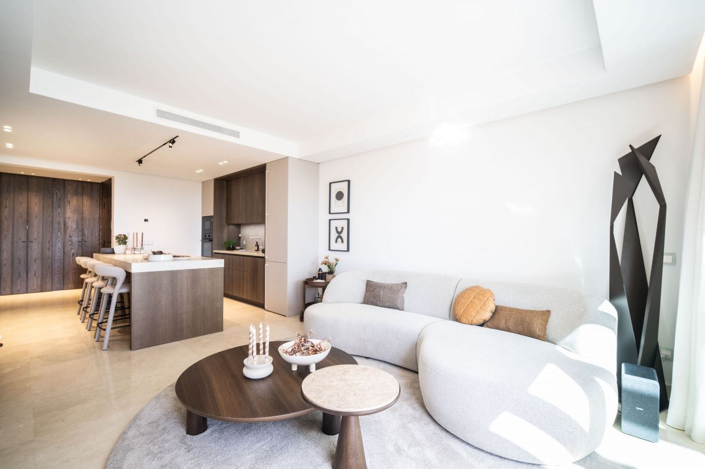 3 Bedroom Penthouse in Benahavís - Photo 3