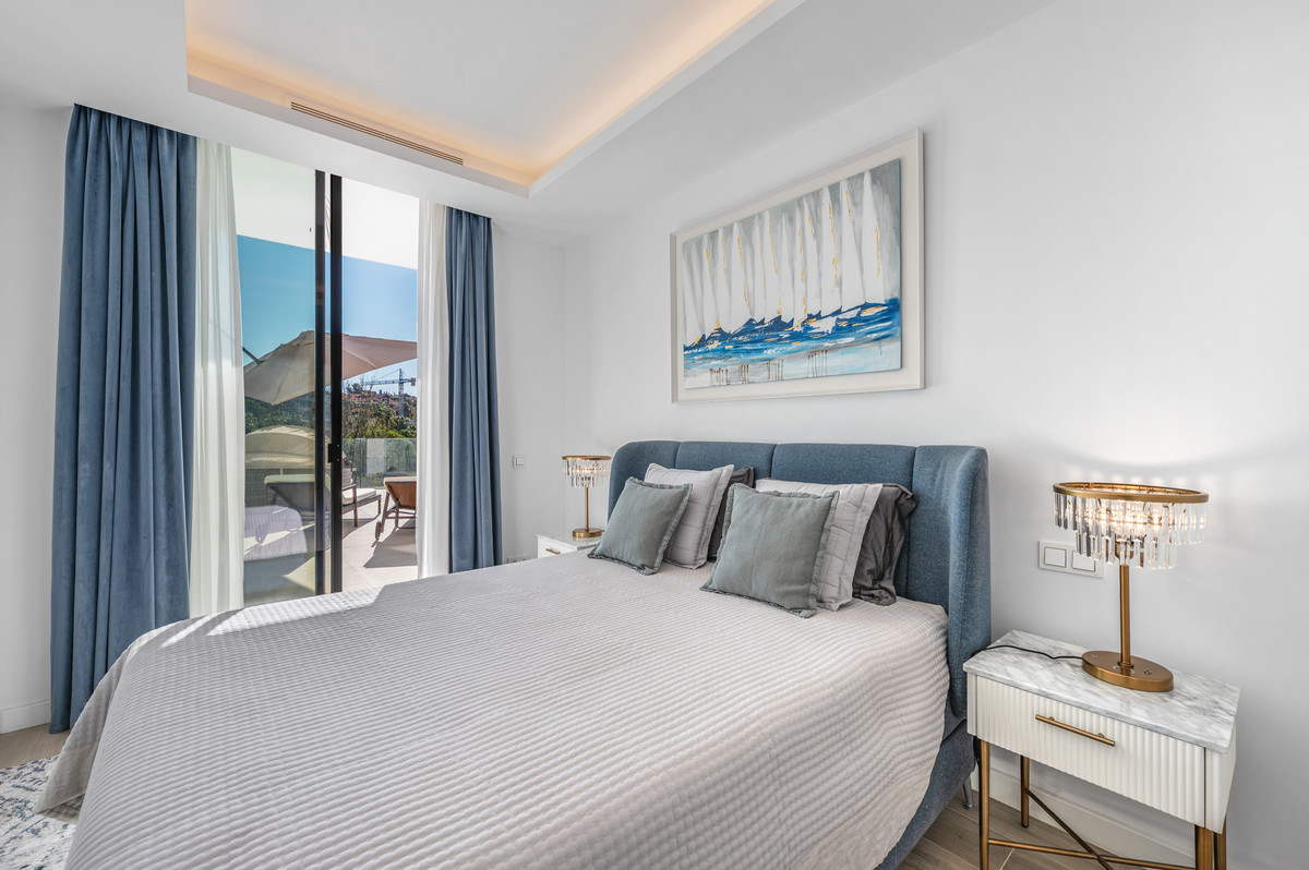 5 Bedroom Villa in Estepona - Photo 21