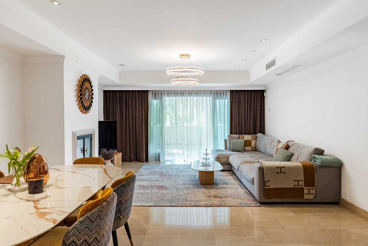 2 Bedroom Apartment in Marbella - Foto 2