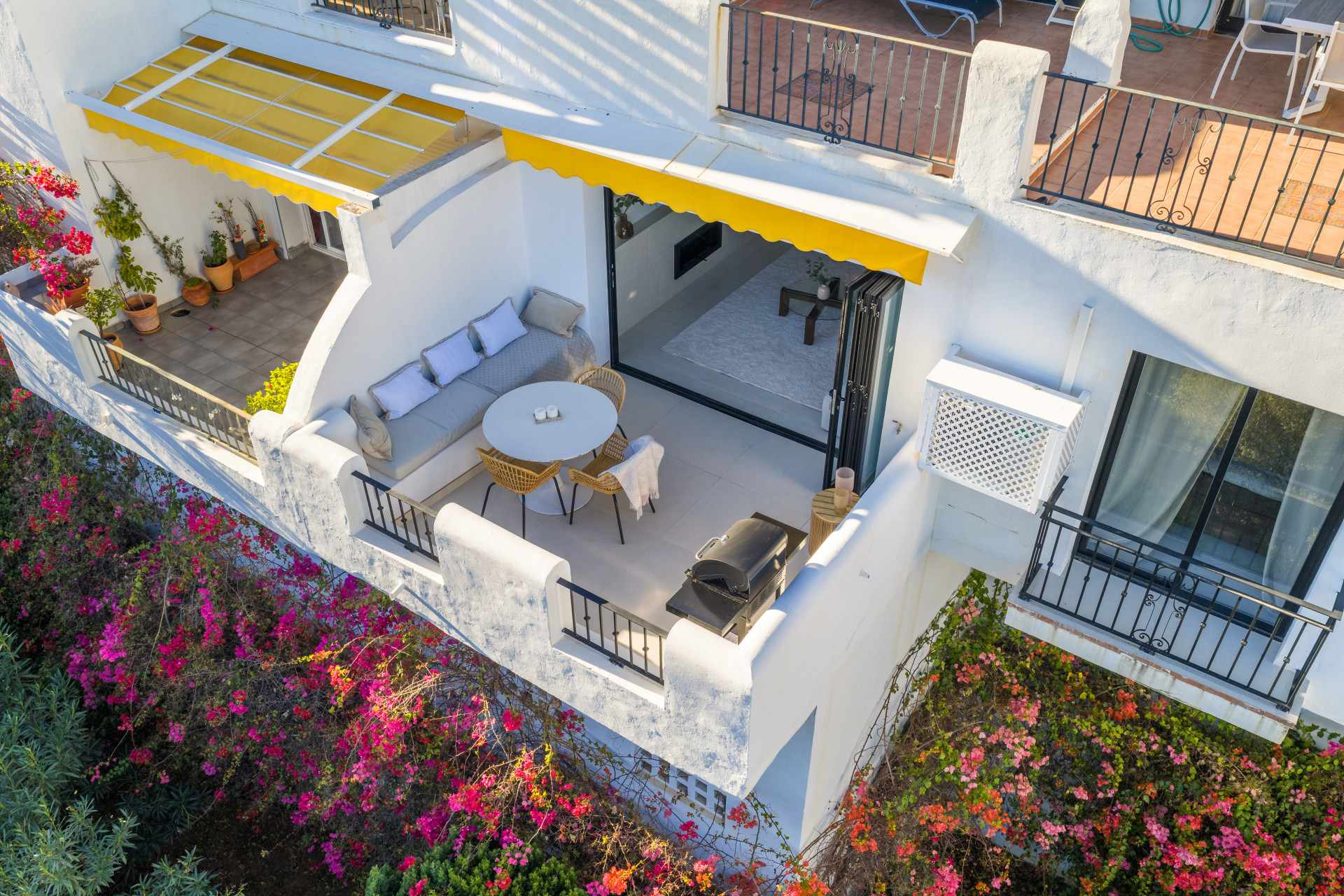 3 Bedroom Apartment in Benahavís - Photo 14