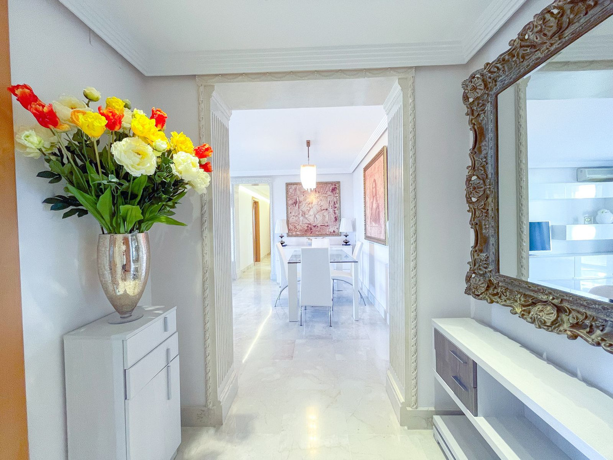 3 Bedroom Apartment in San Pedro de Alcántara - Photo 16