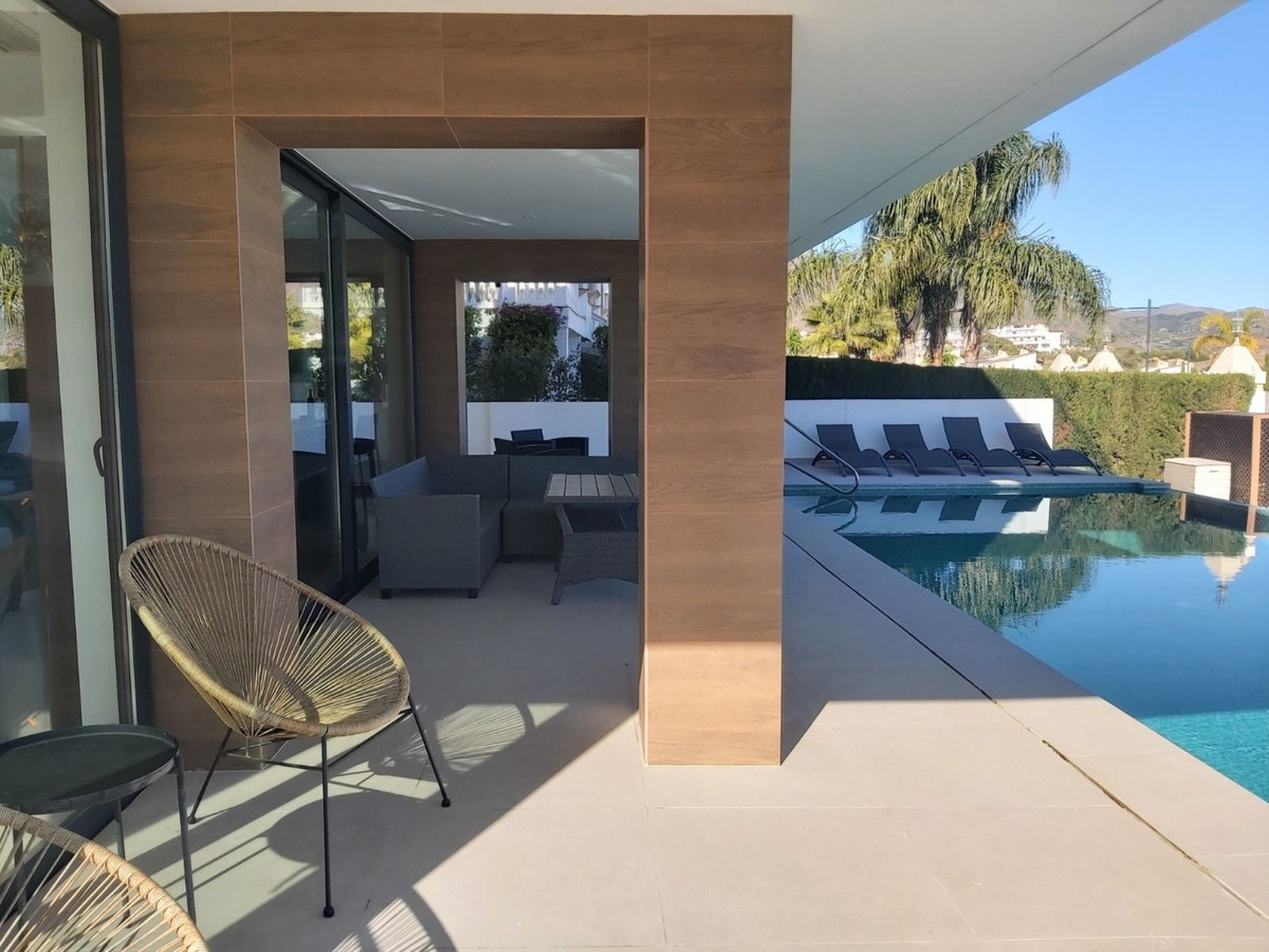 3 Bedroom Villa in Estepona - Photo 7