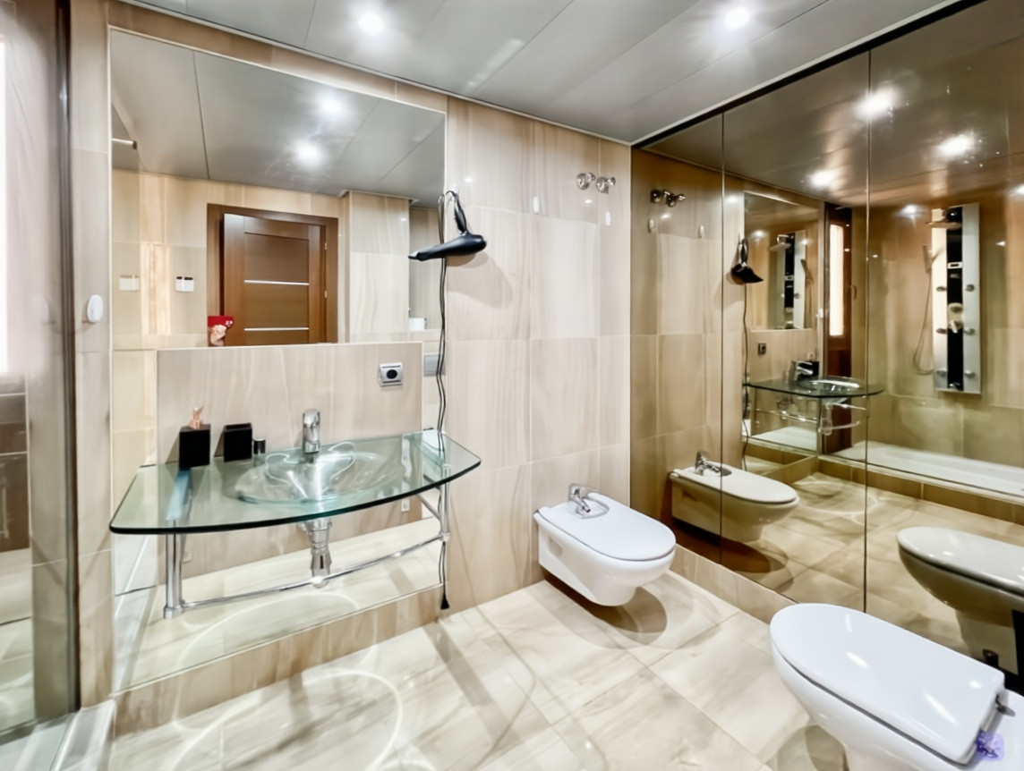 2 Bedroom Apartment in Estepona - Photo 19