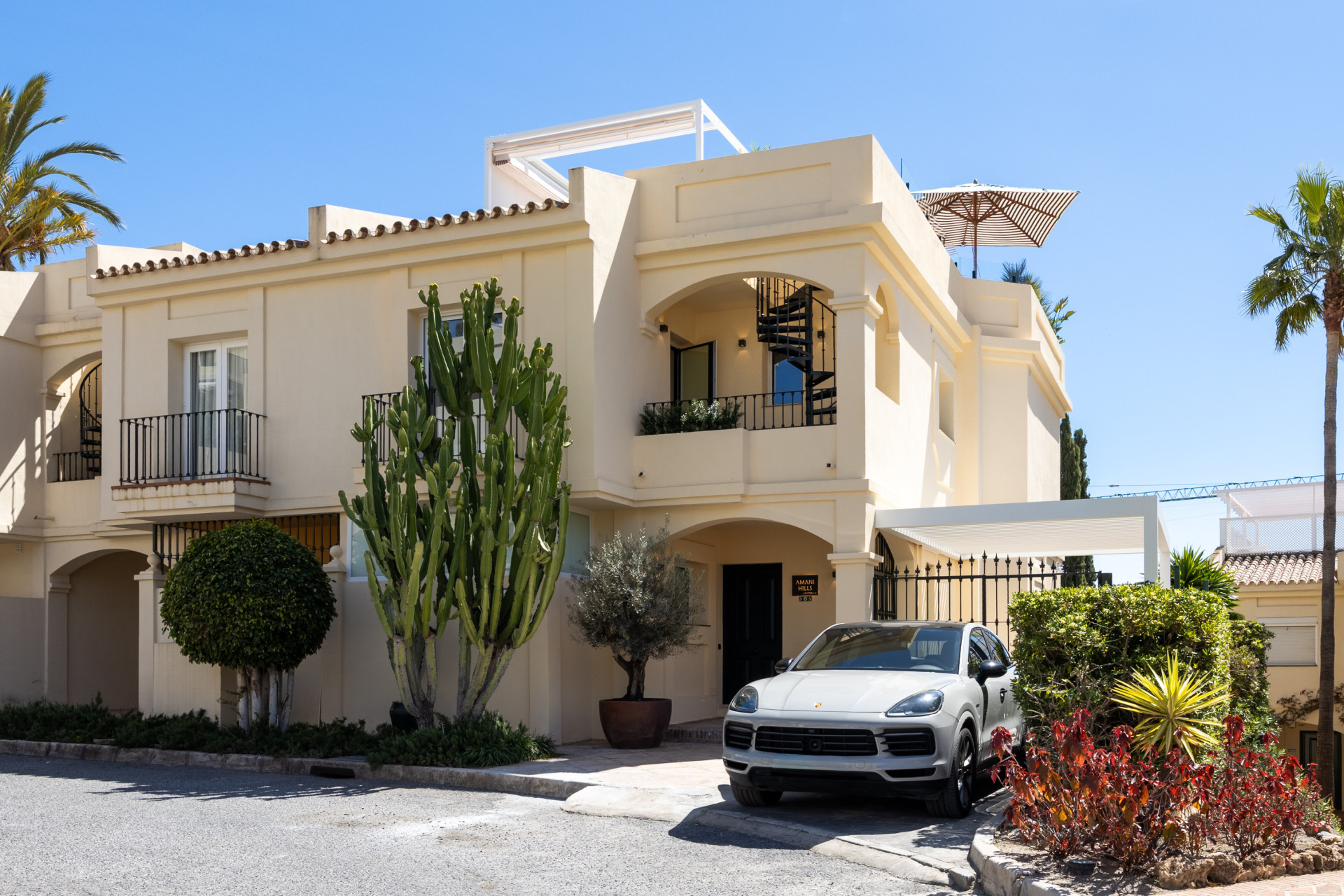4 Bedroom Townhouse in Benahavís - Photo 31