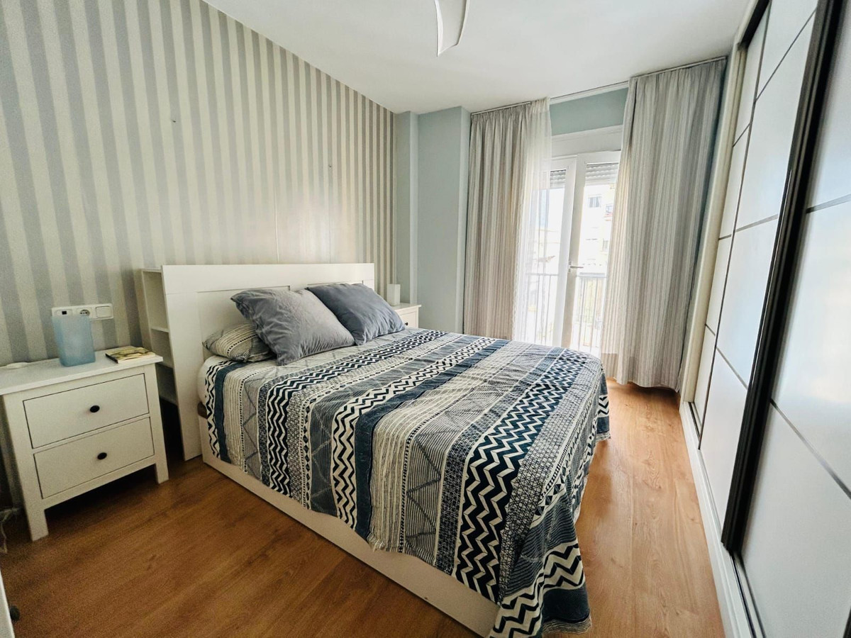 4 Bedroom Penthouse in Torremolinos - Photo 19