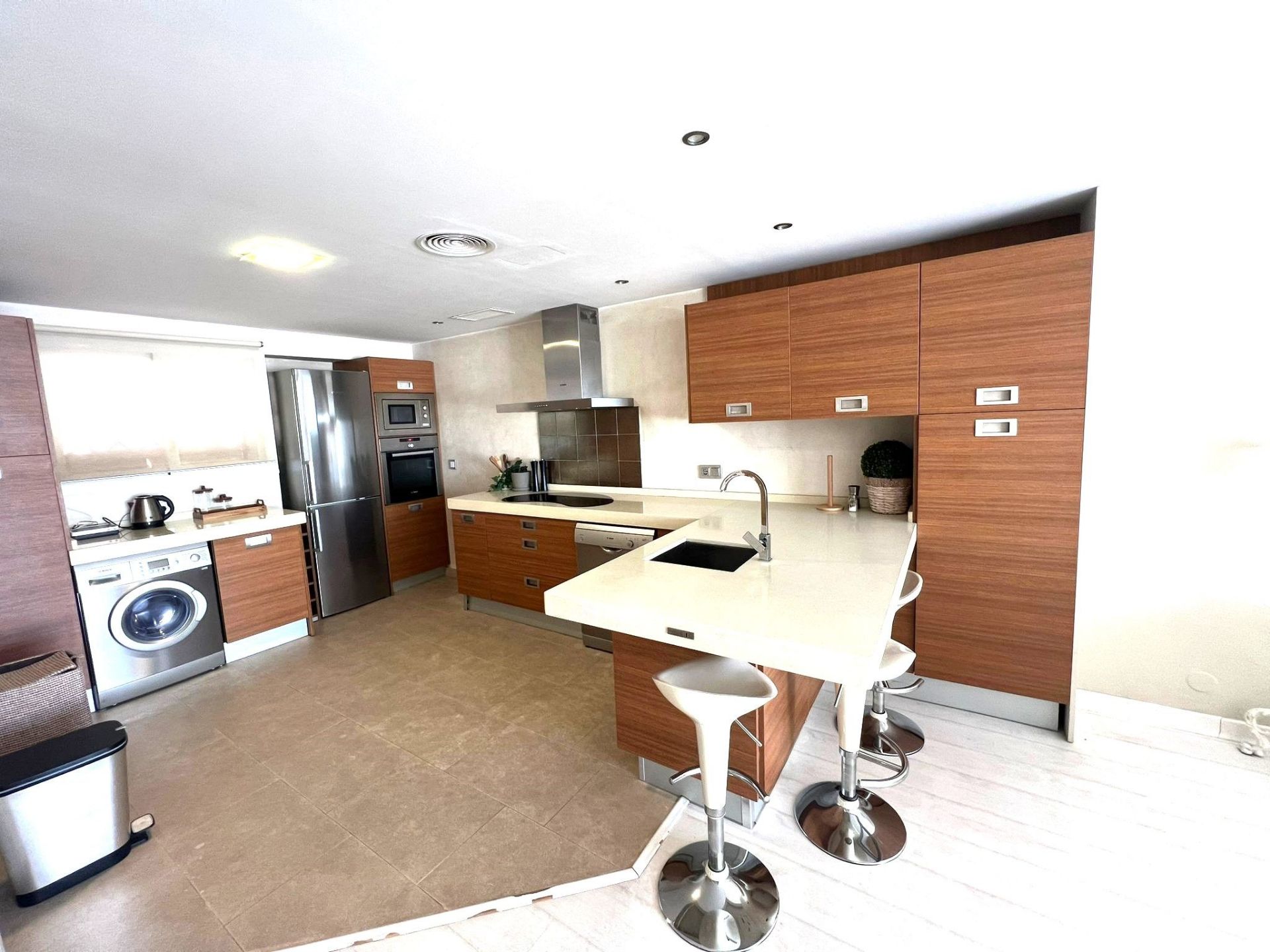 3 Bedroom Apartment in Marbella - Photo 2