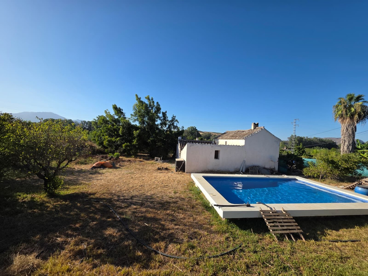 2 Bedroom Country house in Coín