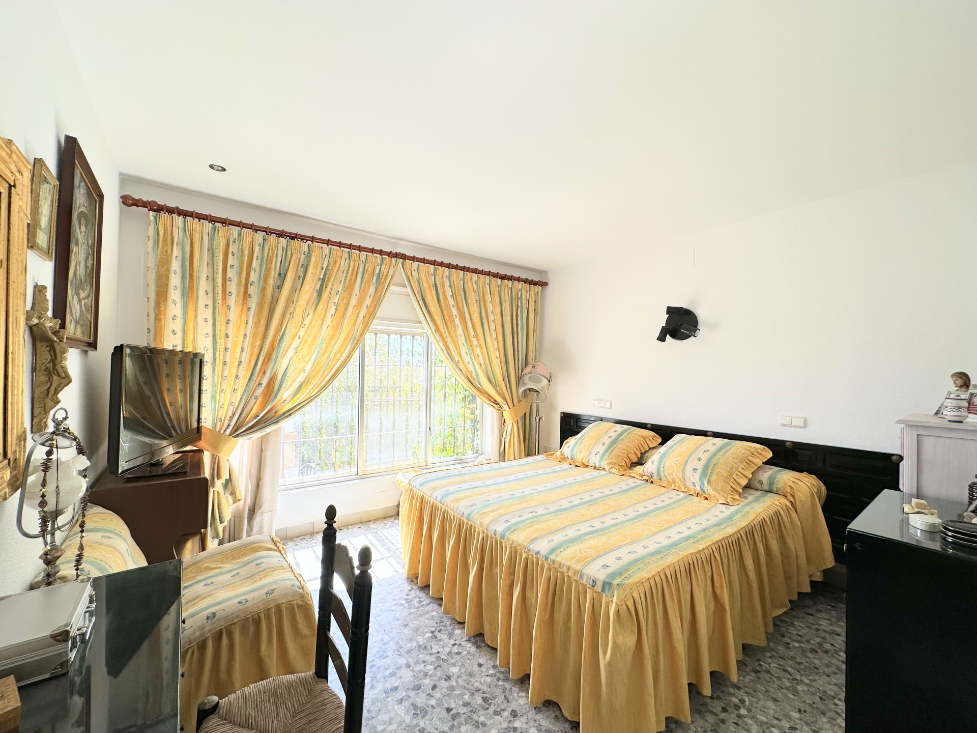 3 Bedroom Villa in Fuengirola - Photo 11