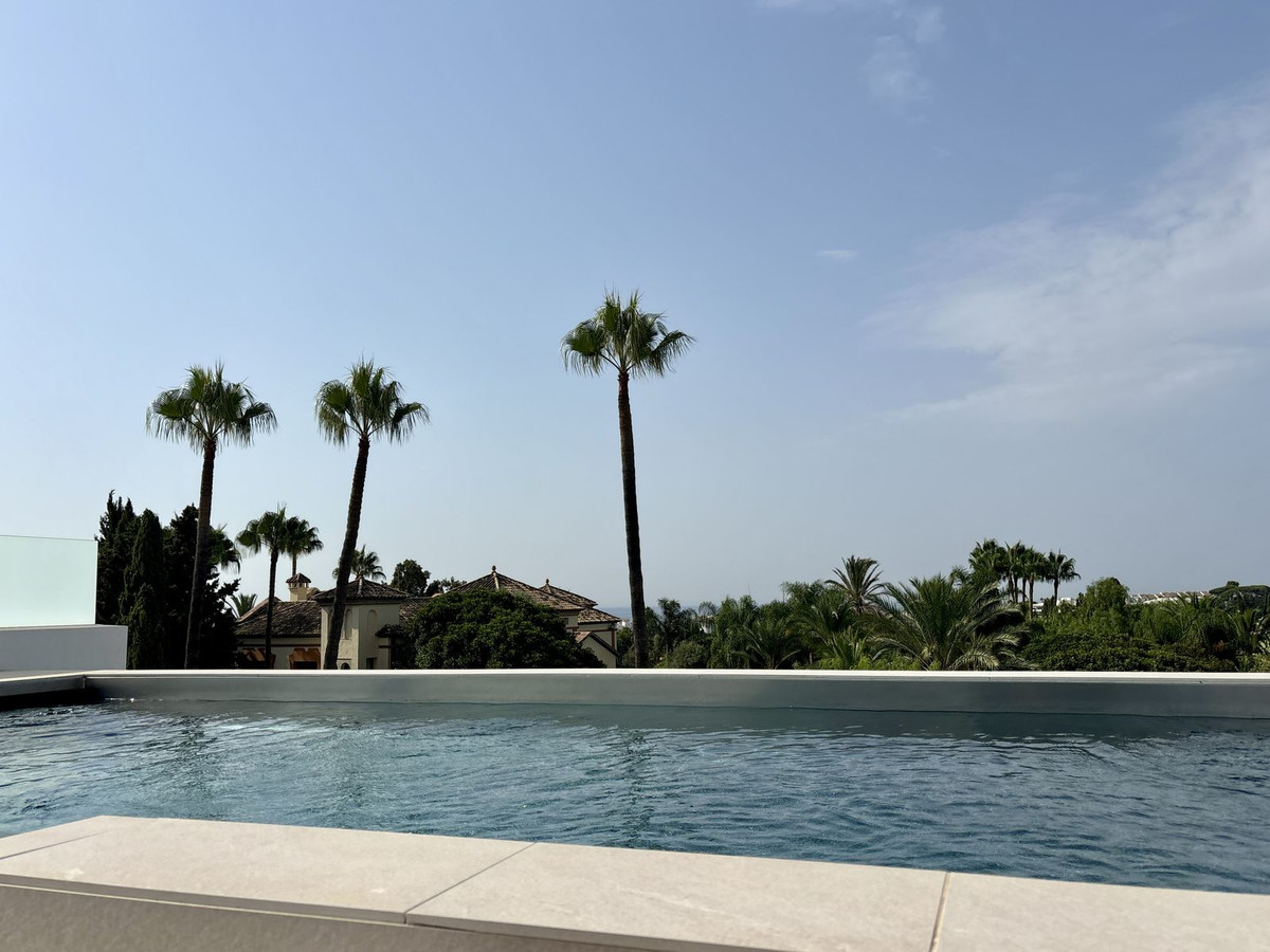4 Bedroom Villa in Marbella - Photo 35