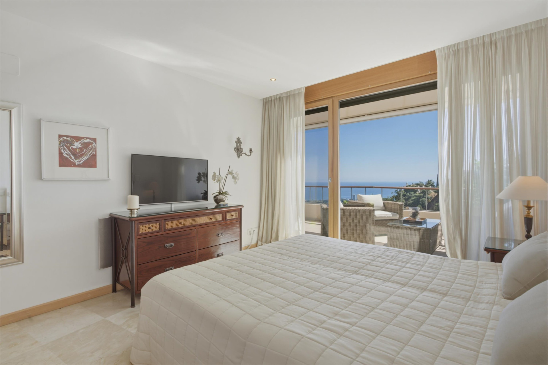 3 Bedroom Apartment in Marbella - Photo 22